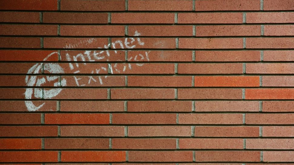 Internet Explorer has a major security flaw, but Microsoft can’t patch it yet