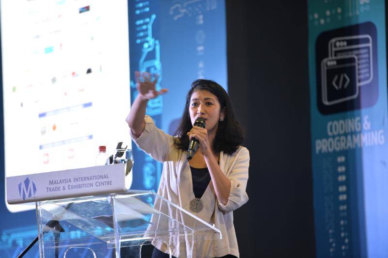 Parents must be tech-savvy to prepare for kids' education