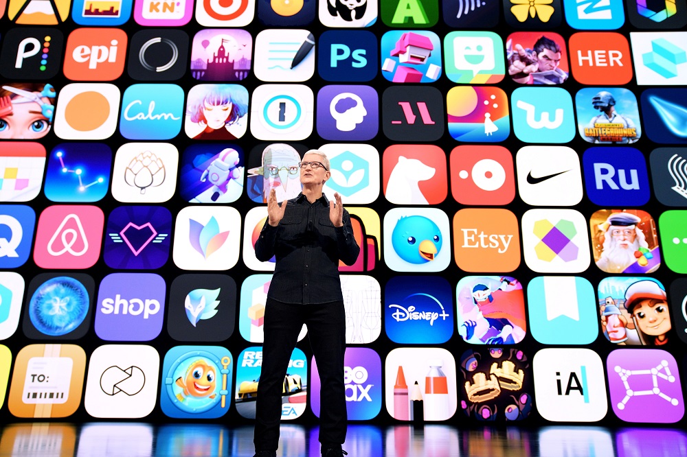 Apple adds virtual IDs on iPhone, video plans that rival Zoom, Teams