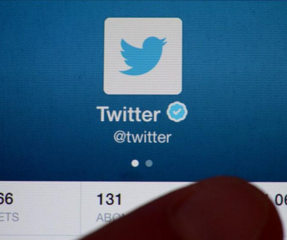 Twitter lets users sideline unwanted direct messages