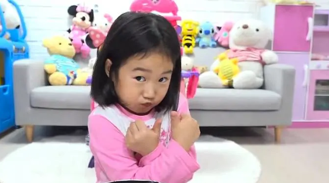 Korean YouTube star Boram, 6, buys five-storey building for US$8 million: Reports