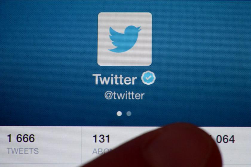 Twitter lets users sideline unwanted direct messages