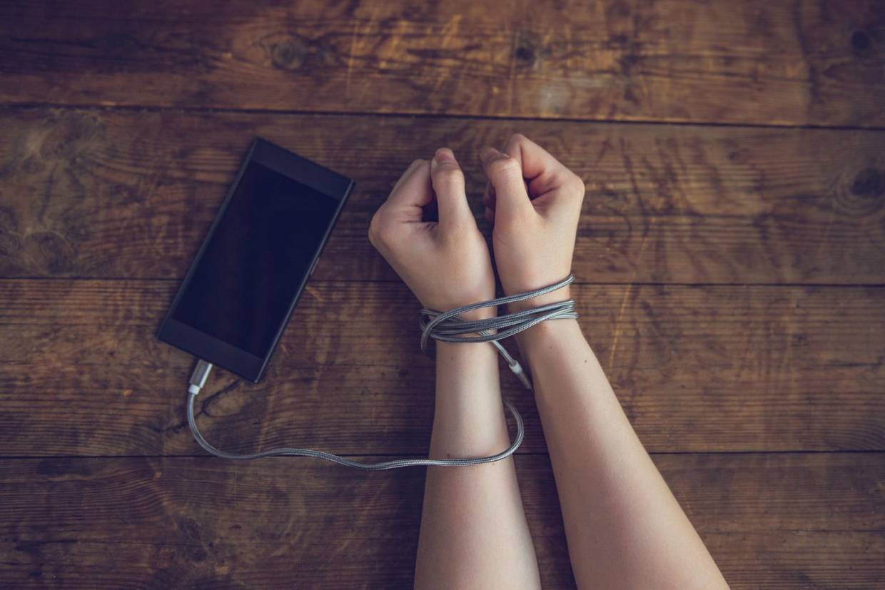 You might just be addicted: Smartphone use physically affects your brain, study says