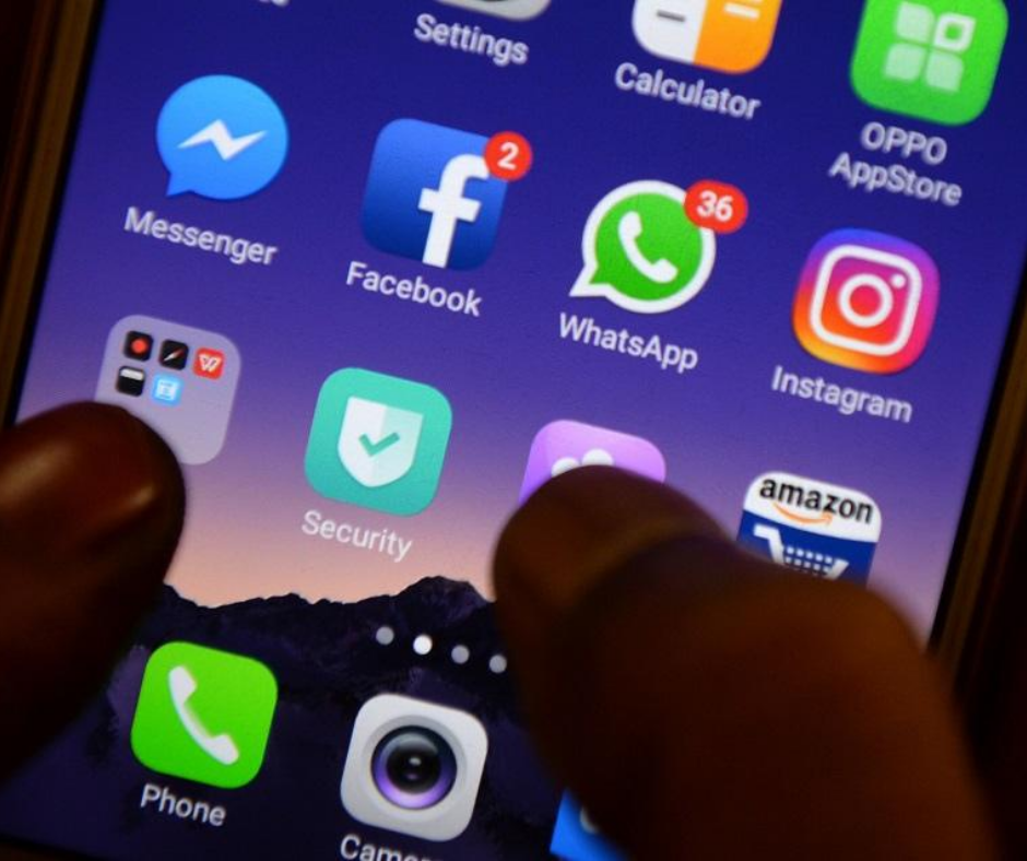After months of speculation, Facebook is starting to merge Instagram and Messenger chats